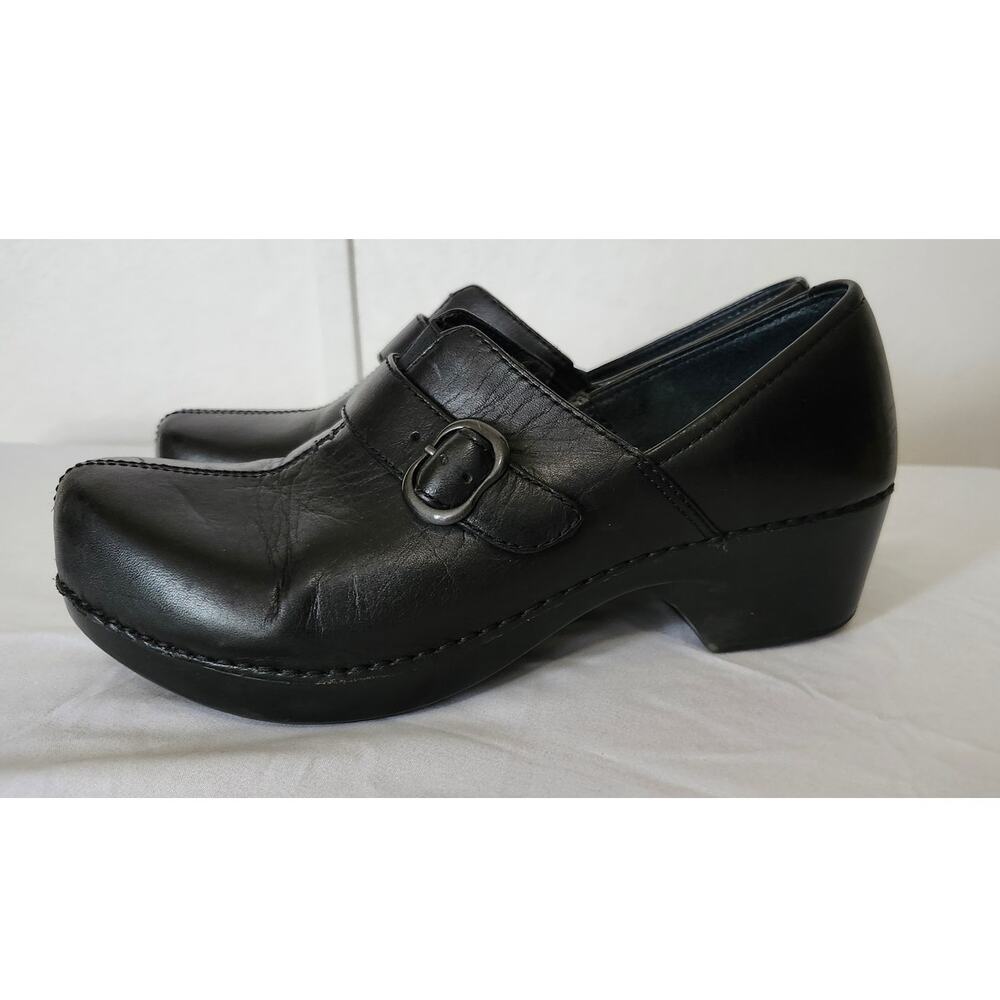Dansko Tamara Black Leather Clogs Adjustable Buckle Rounded Toe Size 39 8.5-9